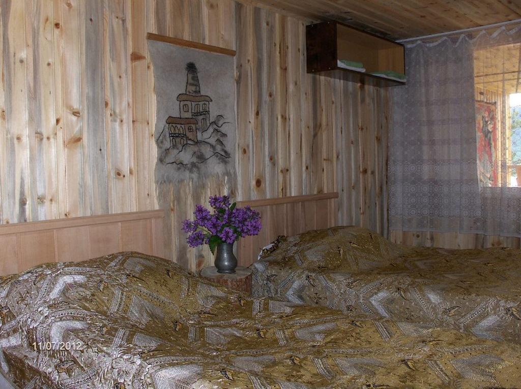 Guest House Mirgvela Omalo Δωμάτιο φωτογραφία